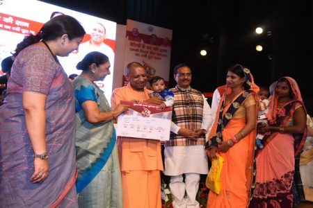 धनतेरस पर सीएम ने बेटियों पर की धन की वर्षा,दी ये सौगात…