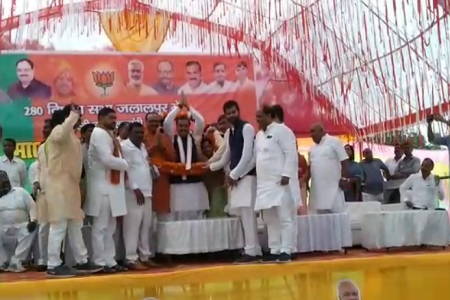 अंम्बेडकरनगरः जनसभा में उमड़ी भीड़ को देख गदगद हुए केशव प्रसाद मौर्य