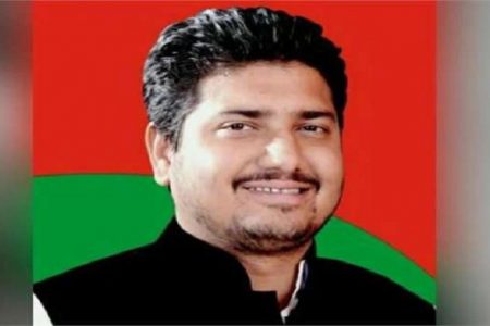 फरार चल रहे सपा विधायक नाहिद हसन की संपत्ति कुर्क करने का आदेश जारी