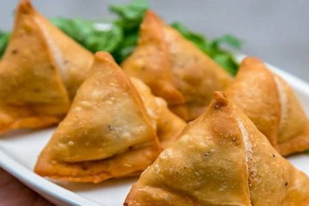 गरम समोसे के लिए दबंगों ने ले ली युवक की जान