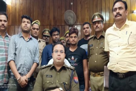 क्राइम ब्रांच के अधिकारी बन व्यापारी से लूटे थे 35 लाख, चढ़े पुलिस के हत्थे