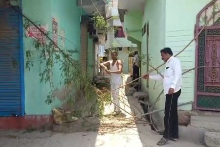 लोगों ने खुद की गलियां बंद, नो एंट्री का लगाया बोर्ड
