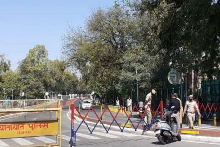 Nodal officer ने हाॅटस्पाॅट क्षेत्र कैसरबाग व अमीनाबाद का किया निरीक्षण