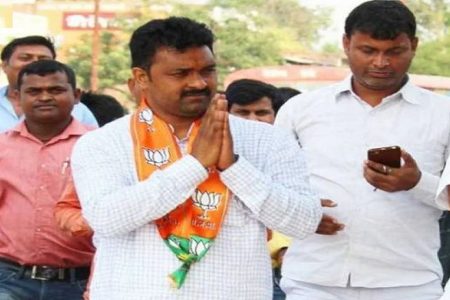 यूपीः BJP सांसद समेत 56 लोगों पर मुकदमा दर्ज, जानें पूरा मामला