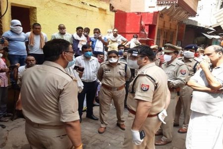 वर्चस्व की जंग में खूनी संघर्ष, दबंगों ने दिनदहाड़े बरसाई गोलियां 2 की मौत