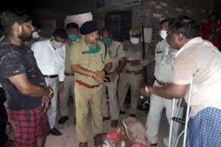 एक ही परिवार के 3 लोगों की हत्या से दहला कासगंज