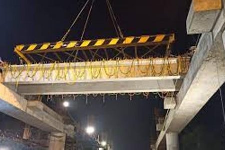 कानपुर मेट्रो स्टेशन पर पहले डबल टी-गर्डर के इरेक्शन के साथ यूपी मेट्रो ने रचा इतिहास
