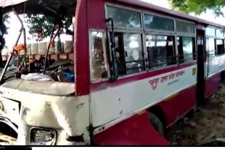 लखनऊ में भीषण सड़क हादसा, 6 लोगों की मौत, 8 घायल