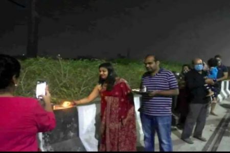 नहीं दिखा चांद तो एलिवेटेड रोड पर पहुंची भीड़