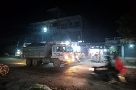 आखिर क्यों यहां रात होते ही गरजने लगती है जेसीबी व हाइड्रा