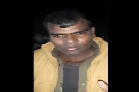 शराब के नशे में धुत सिपाही का वीडियो वायरल, बोला हां मैं पीता हूं, अपने पैसे की किसी के….