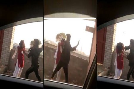 शोहदे ने सरेराह लड़की को बेरहमी से पीटा, वीडियो हुआ वायरल…
