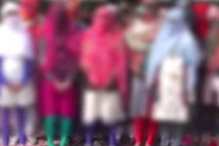 शर्मनाकः पुलिस ने हॉस्टल की लड़कियों के उतरवाए कपड़े, करवाया अश्लील डांस, मचा हड़कंप…