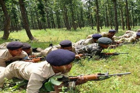 नक्सलियों के हमले में 16 से ज्यादा पुलिस के जवान शहीद ! 30 लापता…