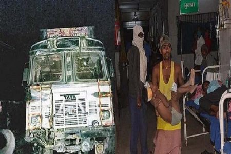 बेकाबू ट्रक ने दरवाजे पर बैठे 10 लोगों को कुचला, 5 बच्चों की दर्दनाक मौत