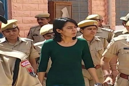 पुलिस को मिली बड़ी सफलता, लेडी डॉन अनुराधा गिरफ्तार…