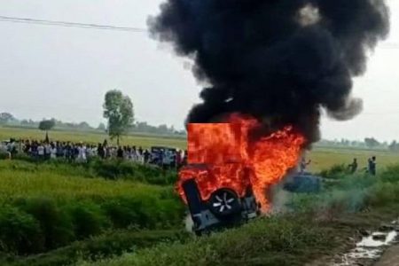 लखीमपुर खीरी में बवाल, तेज रफ्तार कार ने किसानों को रौंदा, 3 की मौत
