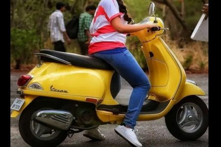SEX वाली स्कूटी युवती के लिए बनी मुसीबत, घर से निकला हुआ मुश्किल, जानें पूरा मामला