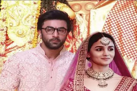 Ranbir-Alia Wedding: रणबीर ने प्री वेडिंग फंक्शन के लिए बुक किया बैंक्वेट हॉल !