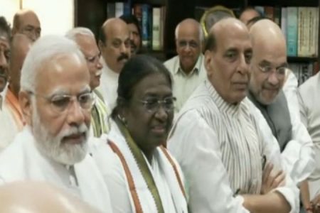राष्ट्रपति पद के लिए द्रौपदी मुर्मू ने दाखिल किया नामांकन, इन नेताओं से मांगा समर्थन