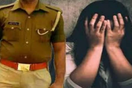 पुलिस कॉन्स्टेबल ने महिला के साथ की शर्मनाक हरकत, ऐसी हालत में मिली पीड़िता