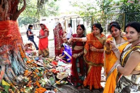 Vat Savitri Vrat 2024:  वट सावित्री व्रत का पहली बार रखने जा रही हैं तो इन बातों का रखें जरुर ध्यान