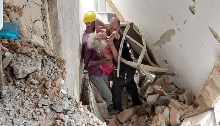 Jamshedpur MGM Building Collapse झारखंड के जमशेदपुर में शनिवार रात दर्दनाक हादसा हो गया। यहां MGM मेडिकल कॉलेज की छत