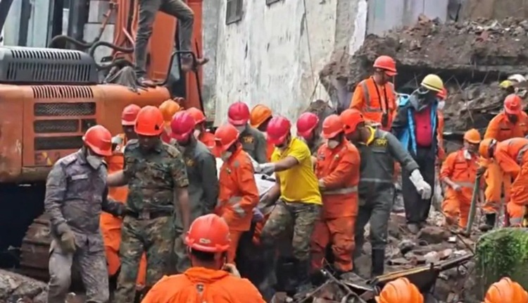 Bhiwandi Building Collapse: महाराष्ट्र में भीषण हादसा, भिवंडी में चार मंजिला इमारत ढहने से 10 की मौत